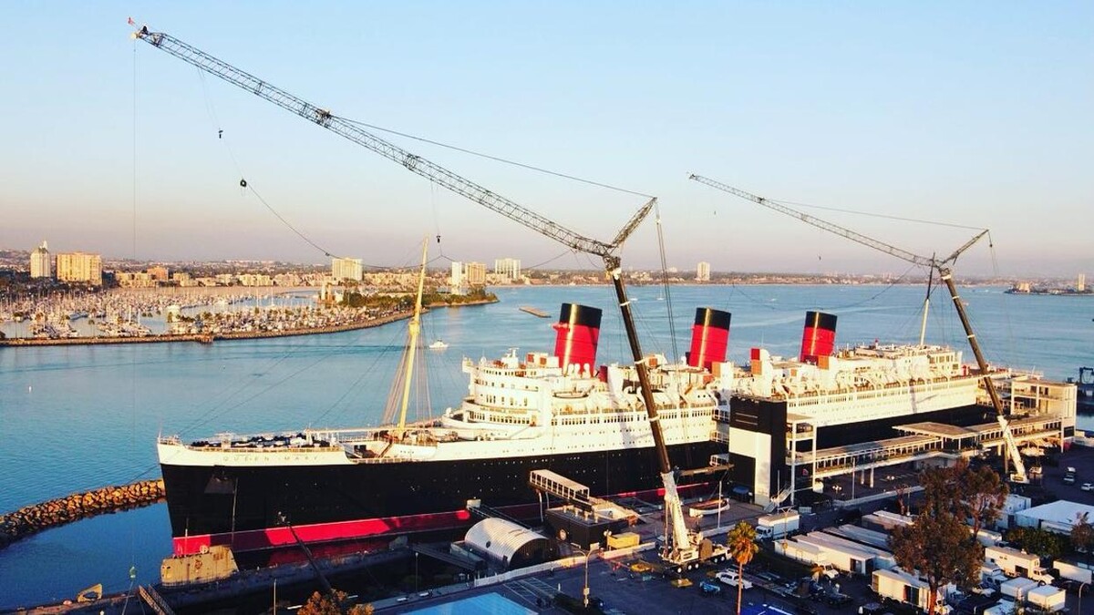 Images Reliable Crane Service