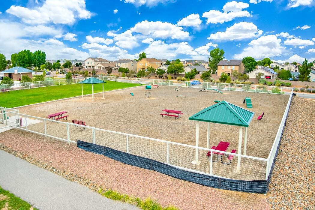 Images LGI Homes - Vistas at Huning Ranch