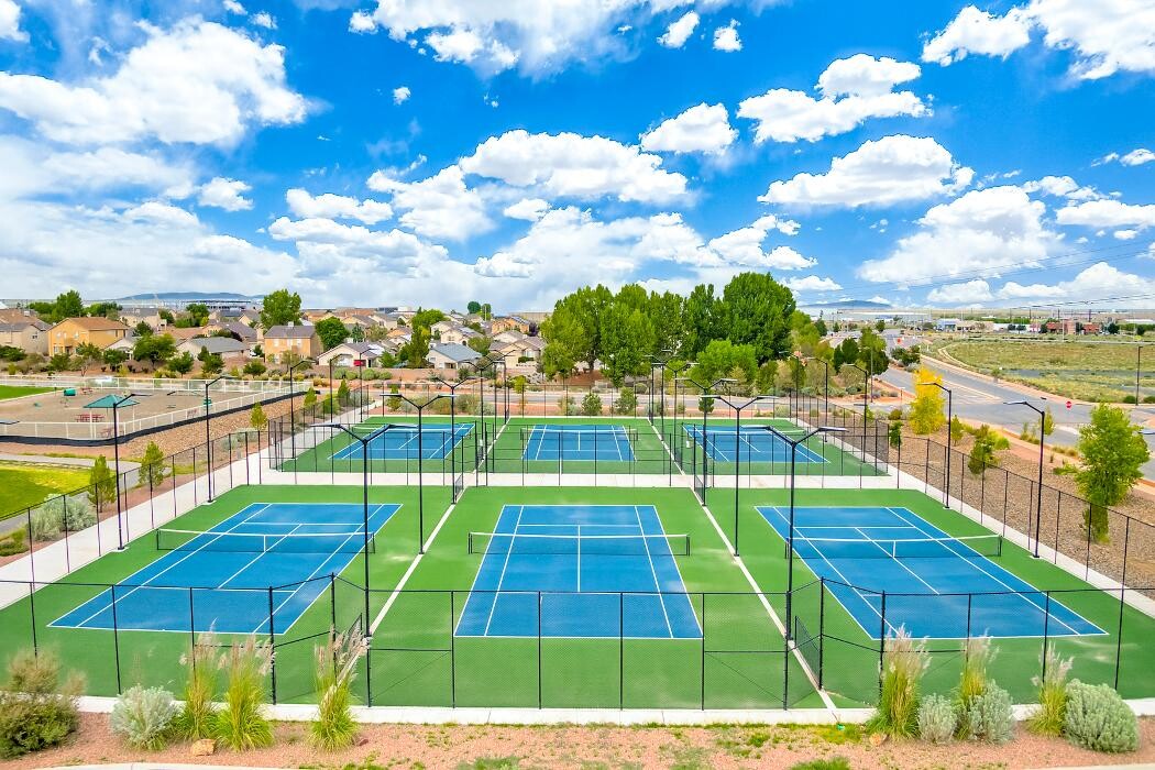 Images LGI Homes - Vistas at Huning Ranch