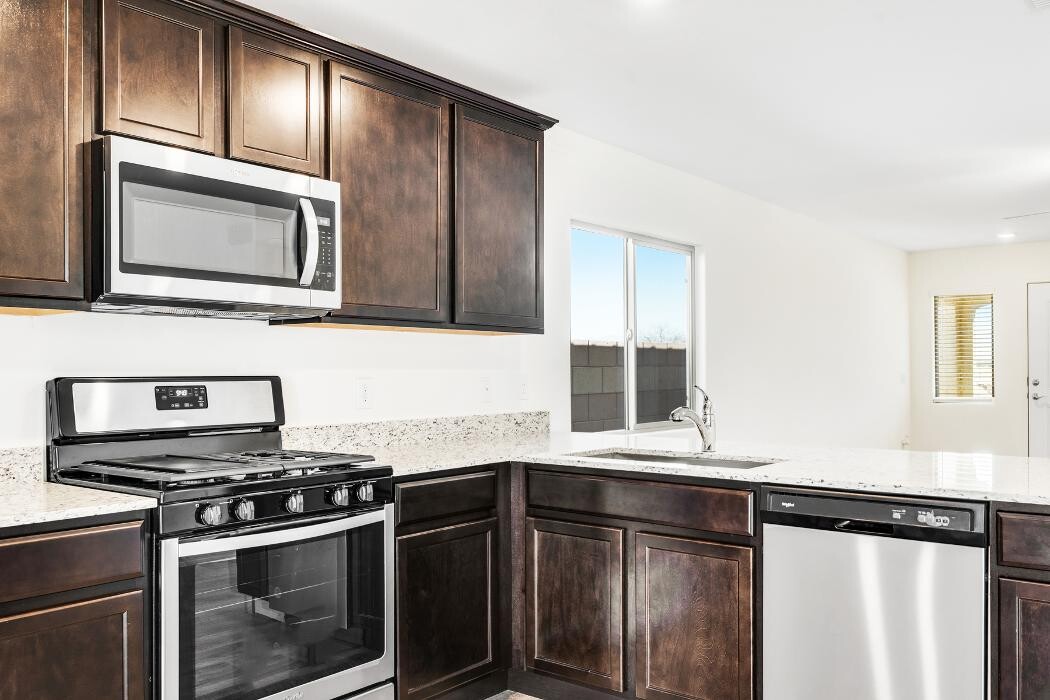 Images LGI Homes - Vistas at Huning Ranch