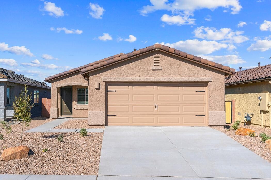Images LGI Homes - Vistas at Huning Ranch