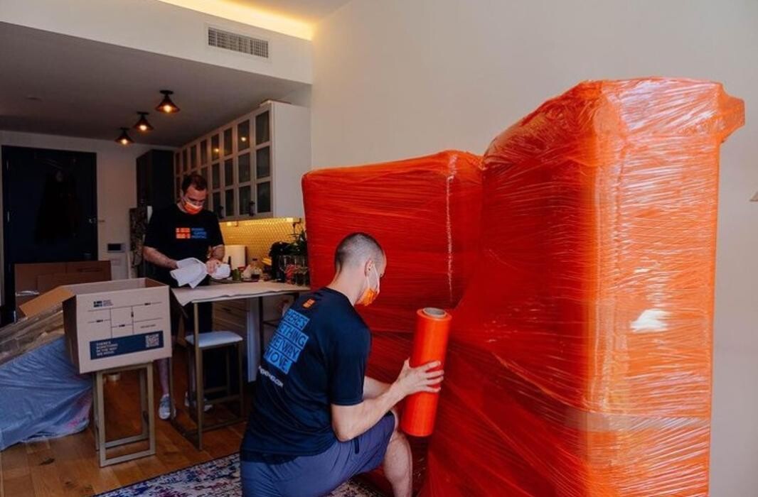 Images Avant-Garde Moving & Storage