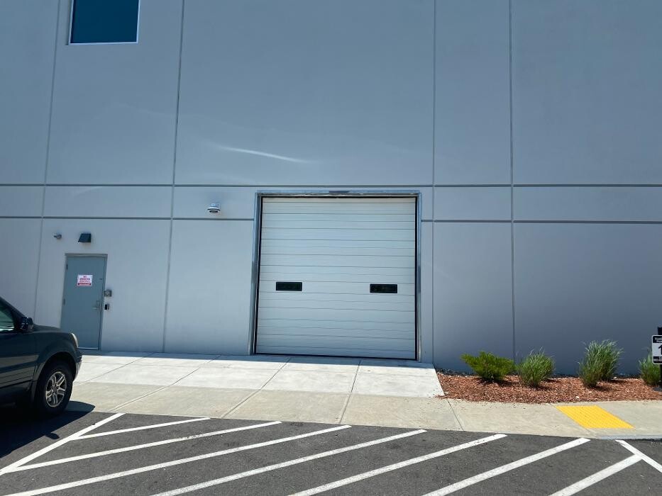 Images Crate & Barrel Warehouse