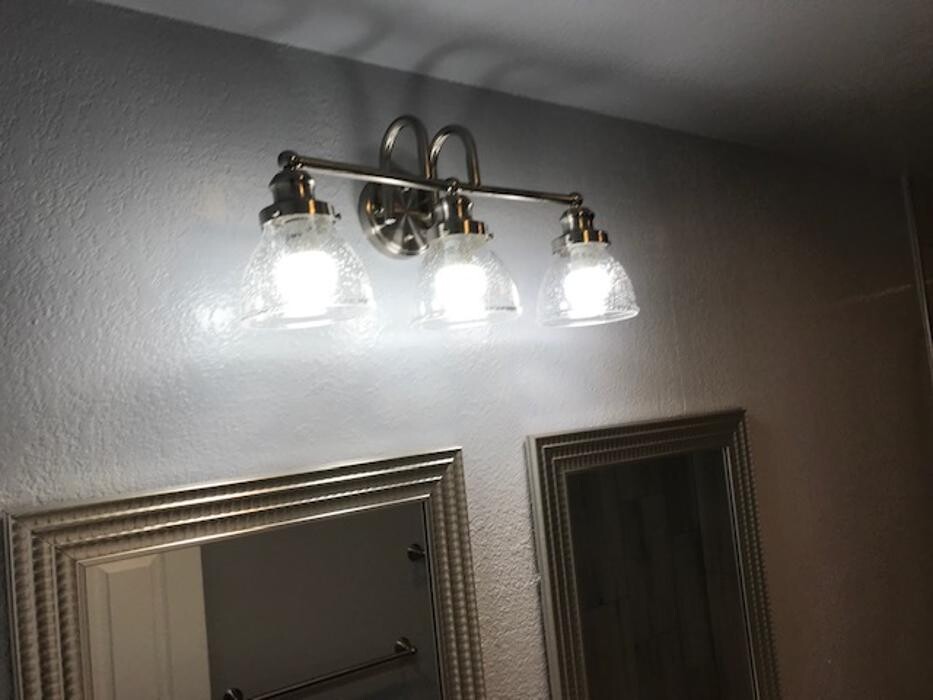 Images M and M Contracting