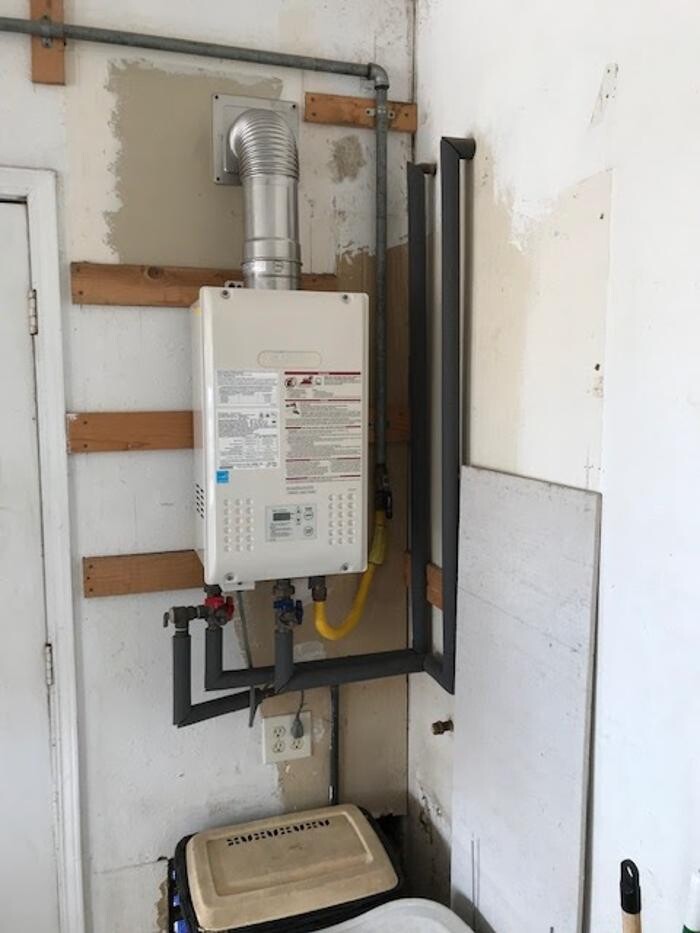 Images M and M Contracting