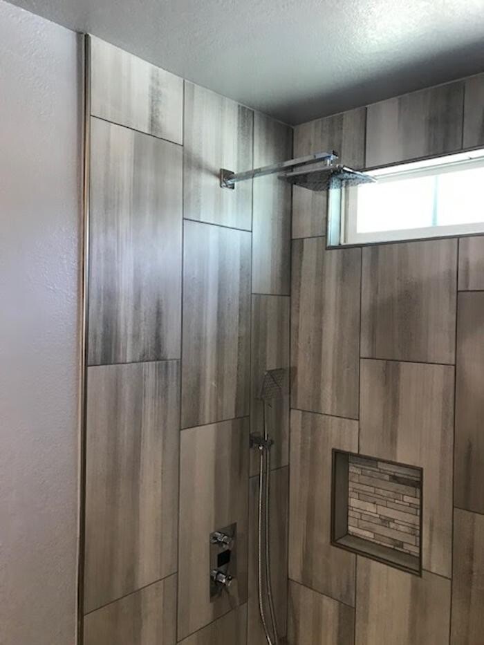 Images M and M Contracting