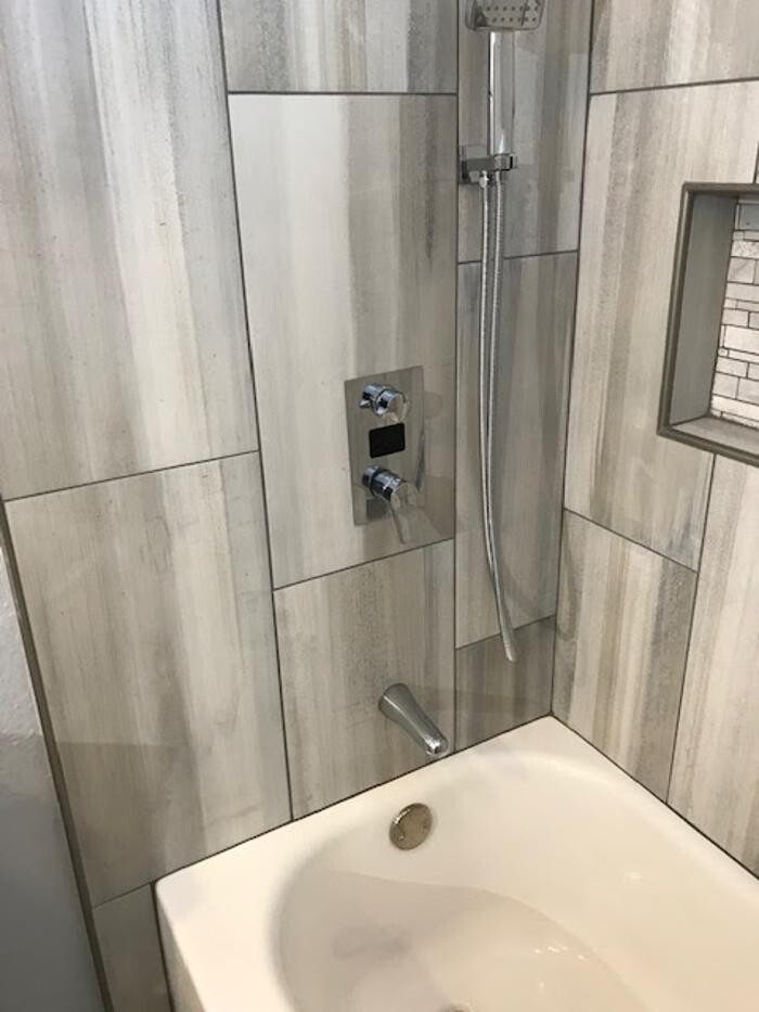 Images M and M Contracting