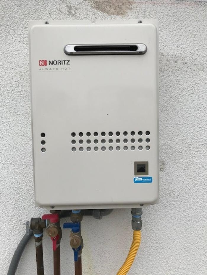 Images M and M Contracting