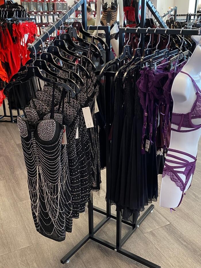 Images Adam & Eve Stores