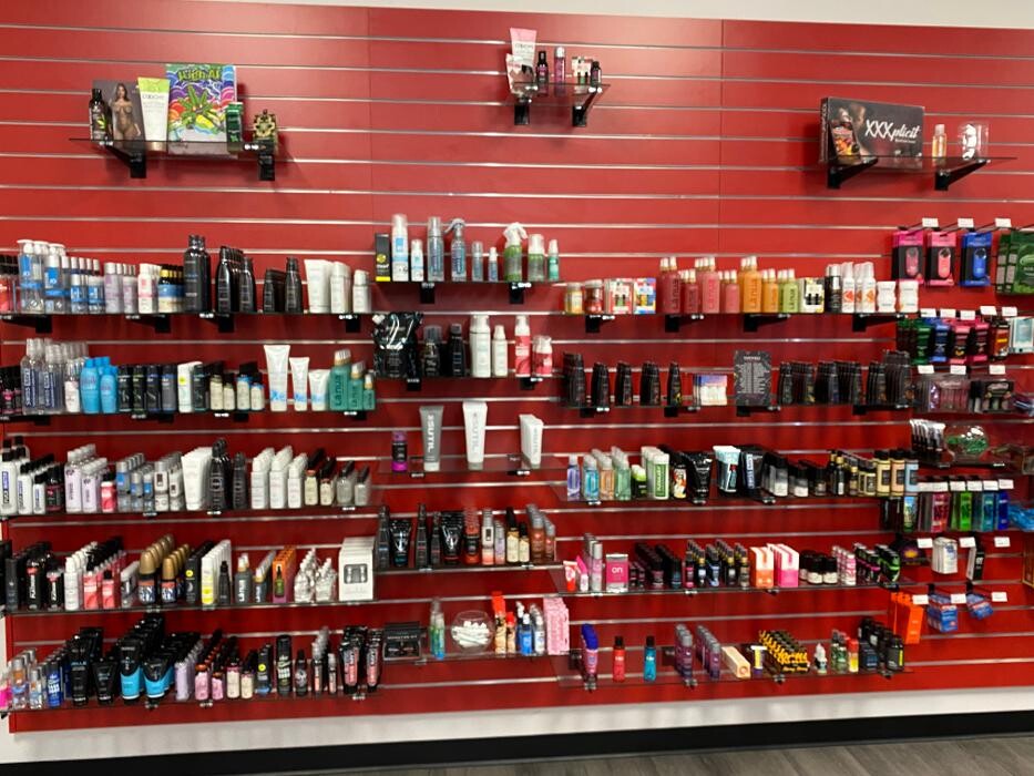 Images Adam & Eve Stores