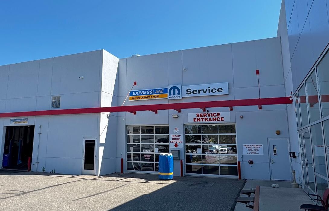 Images AutoNation Dodge RAM Broadway