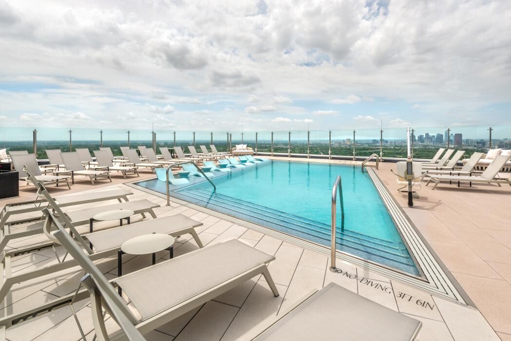 Images Eastline Residences