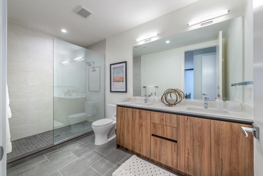 Images Eastline Residences