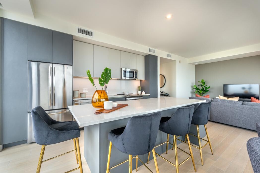 Images Eastline Residences