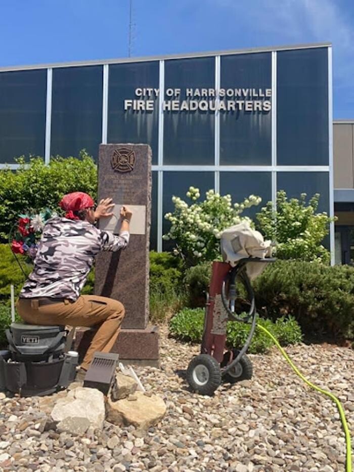 Images The Monument Guy