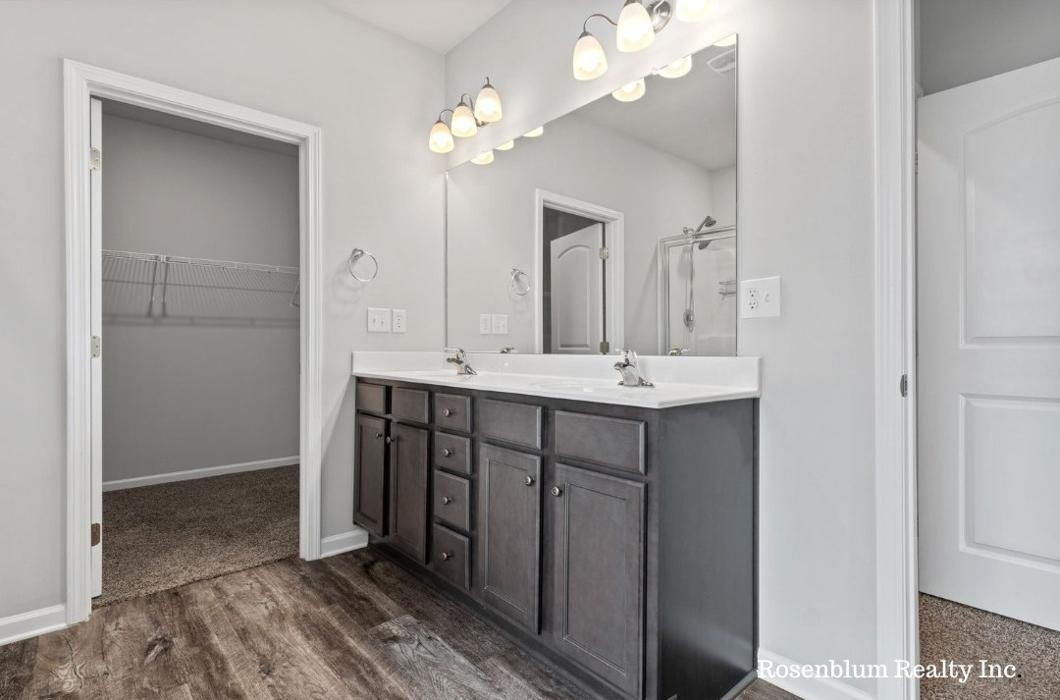 Images Rosenblum Realty, Inc.