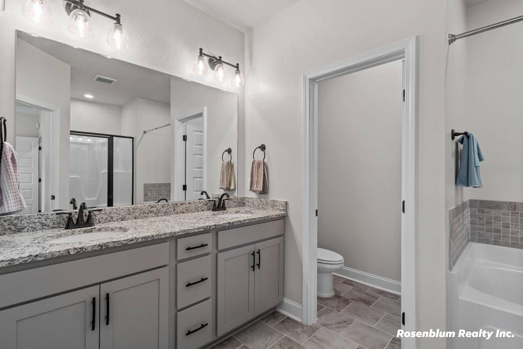 Images Rosenblum Realty, Inc.