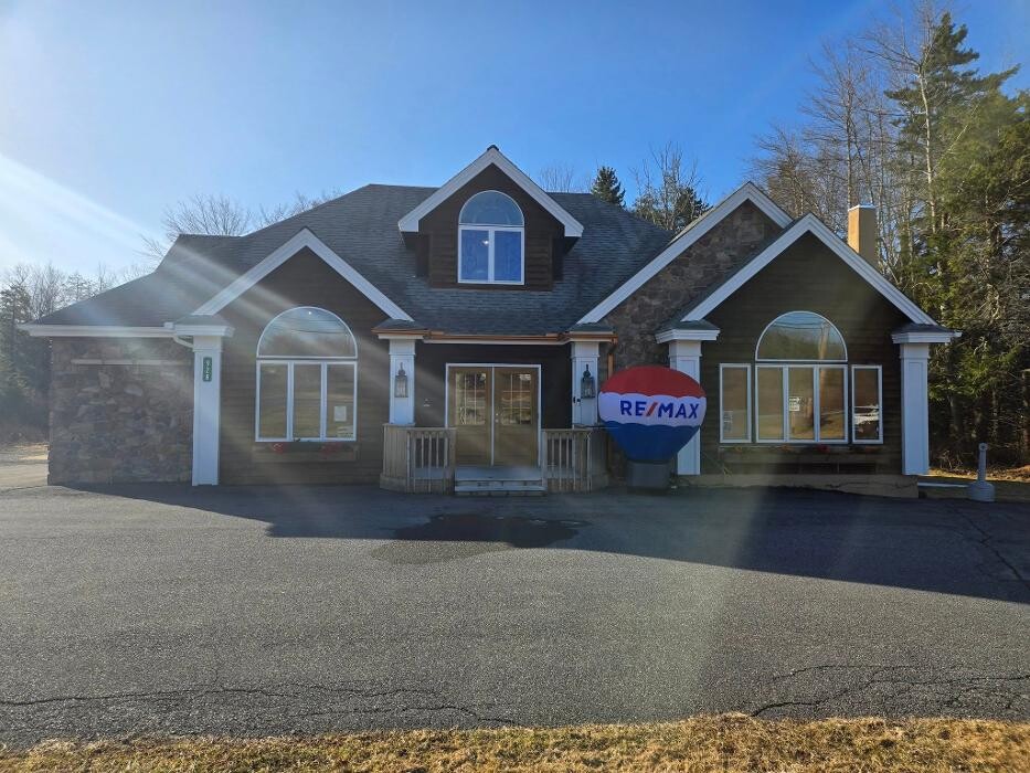 Images RE/MAX Property Specialists