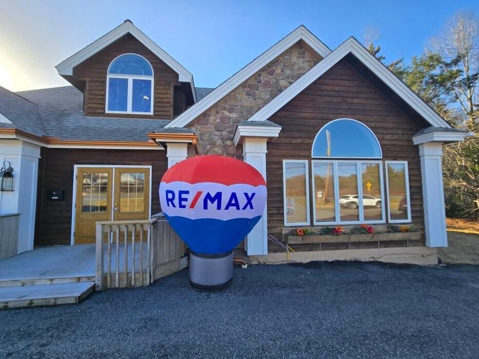 Images RE/MAX Property Specialists