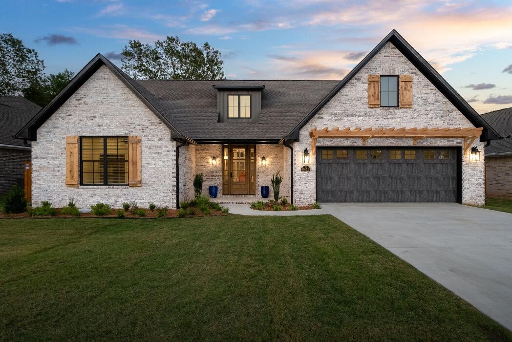 Images Justin Green Custom Homes Inc.