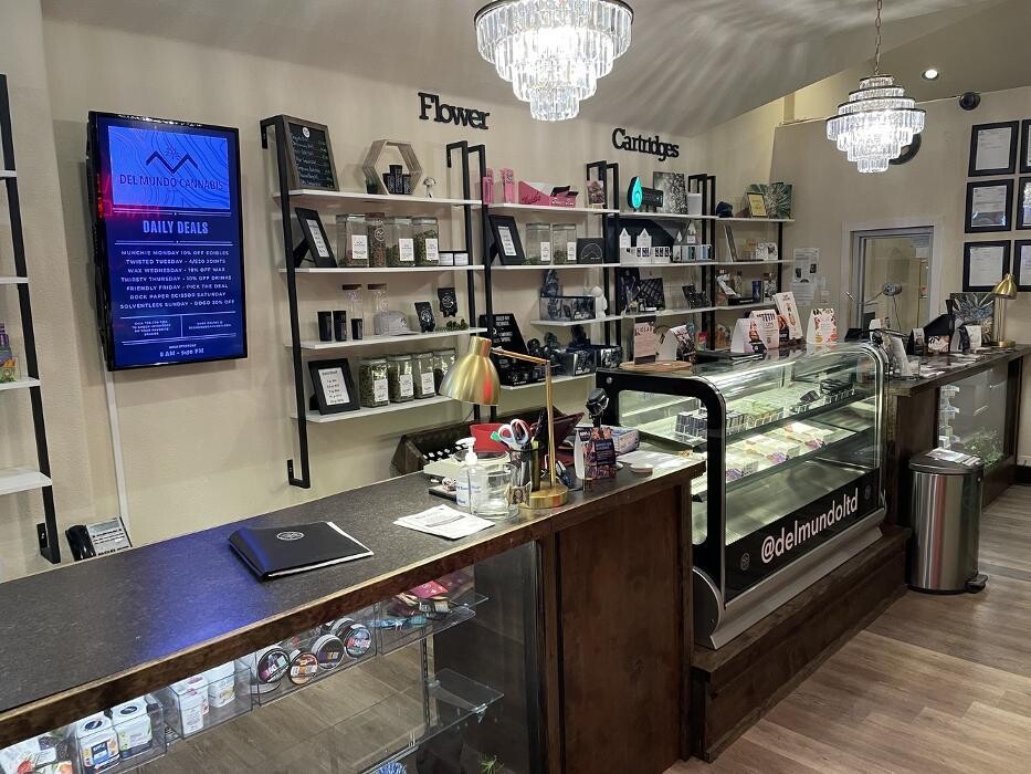 Images Del Mundo Weed Dispensary