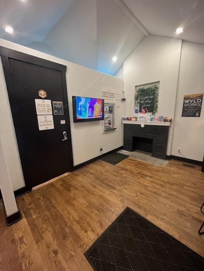 Images Del Mundo Weed Dispensary