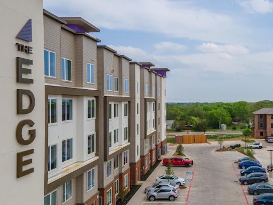 Images The Edge on Washington Student Housing