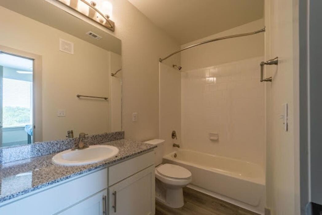 Images The Edge on Washington Student Housing