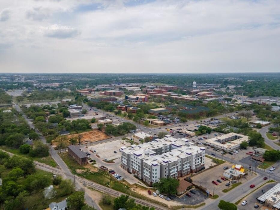 Images The Edge on Washington Student Housing