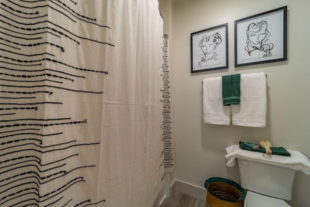 Images The Edge on Washington Student Housing