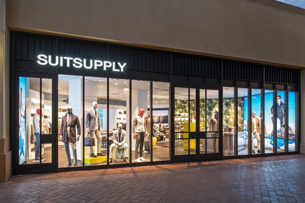 Images Suitsupply Newport Beach
