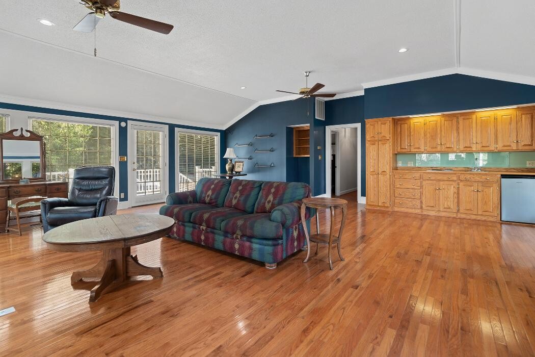 Images Coldwell Banker Deborah Gandy