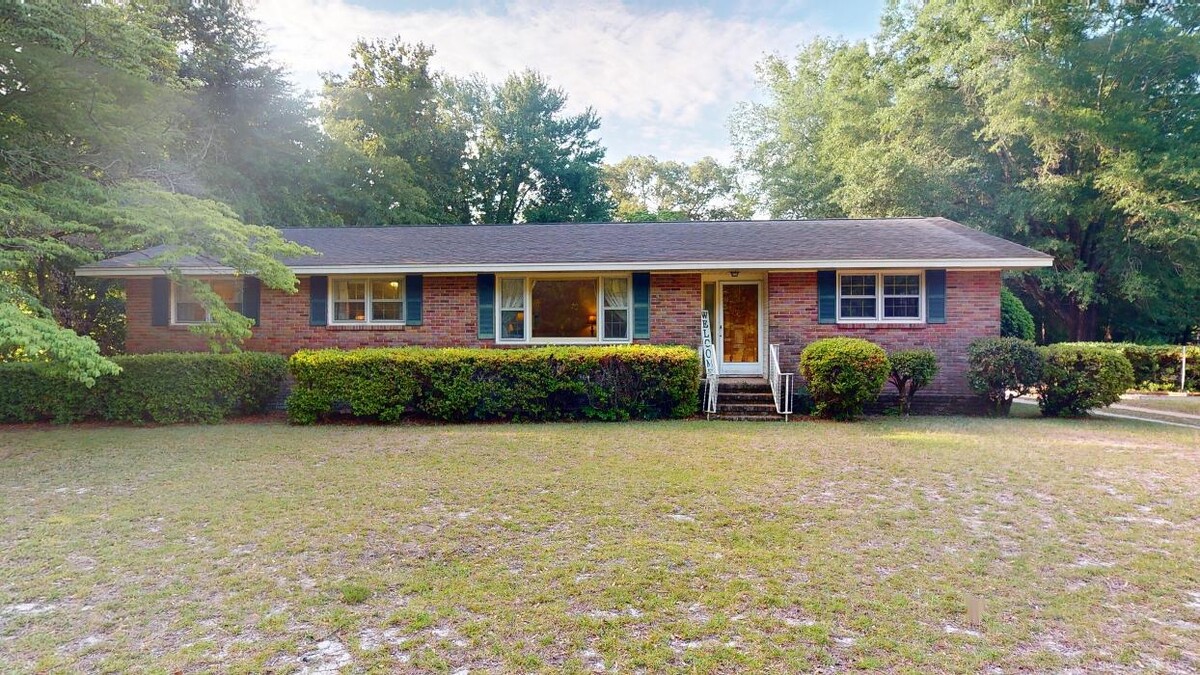 Images Coldwell Banker Deborah Gandy