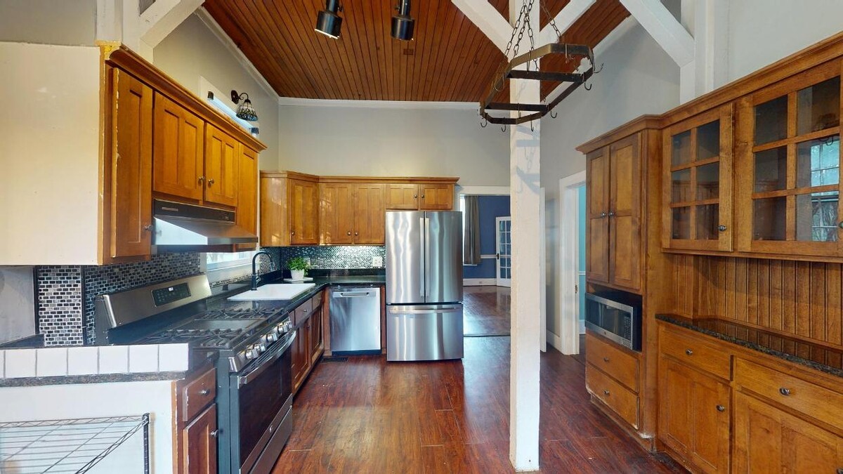 Images Coldwell Banker Deborah Gandy