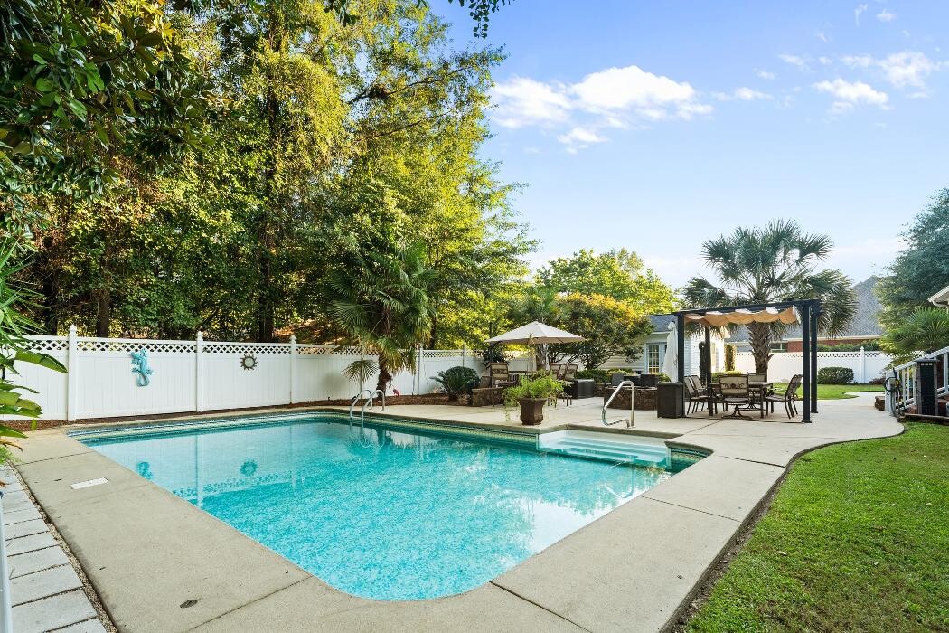 Images Coldwell Banker Deborah Gandy