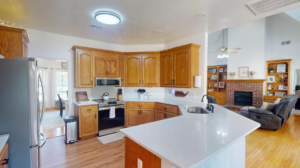 Images Coldwell Banker Deborah Gandy