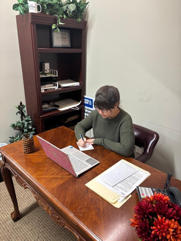 Images Coldwell Banker Deborah Gandy