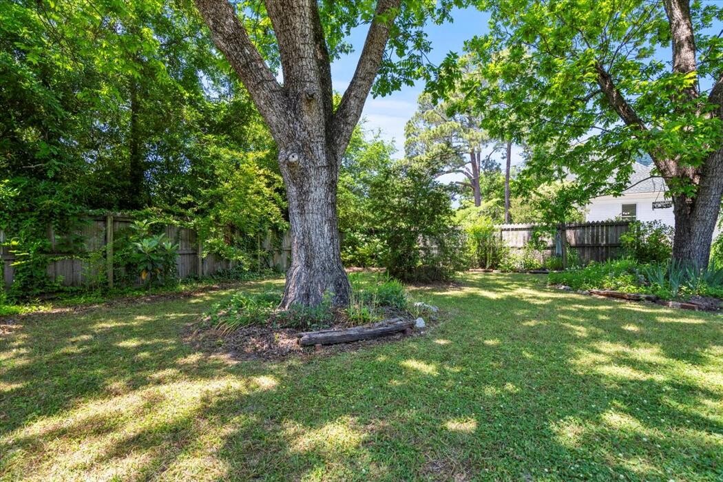 Images Coldwell Banker Deborah Gandy