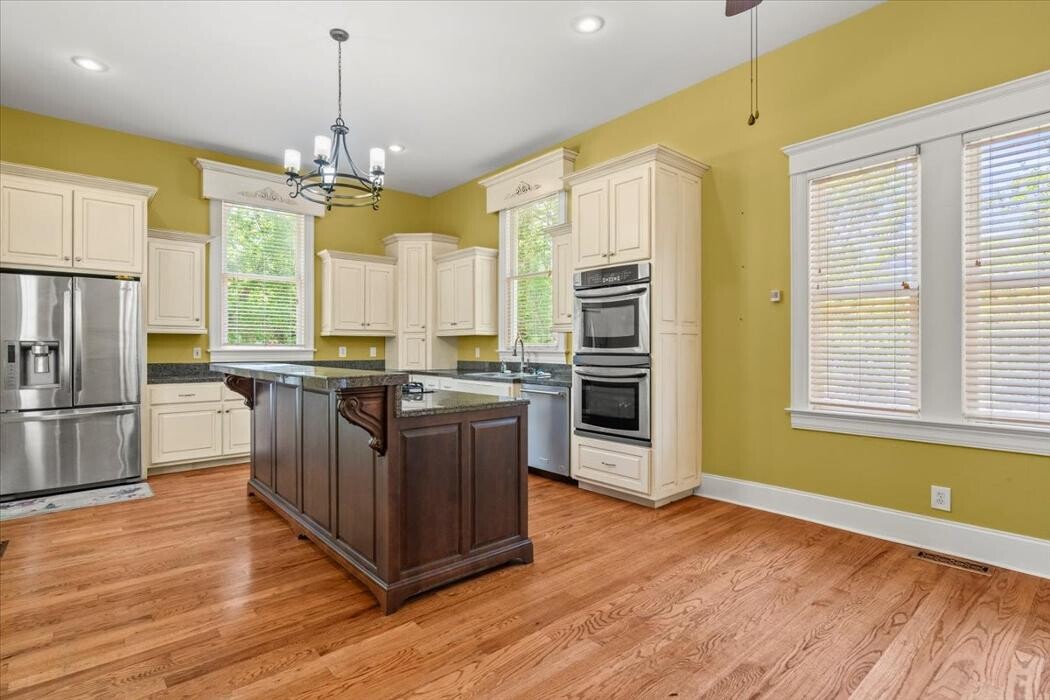 Images Coldwell Banker Deborah Gandy