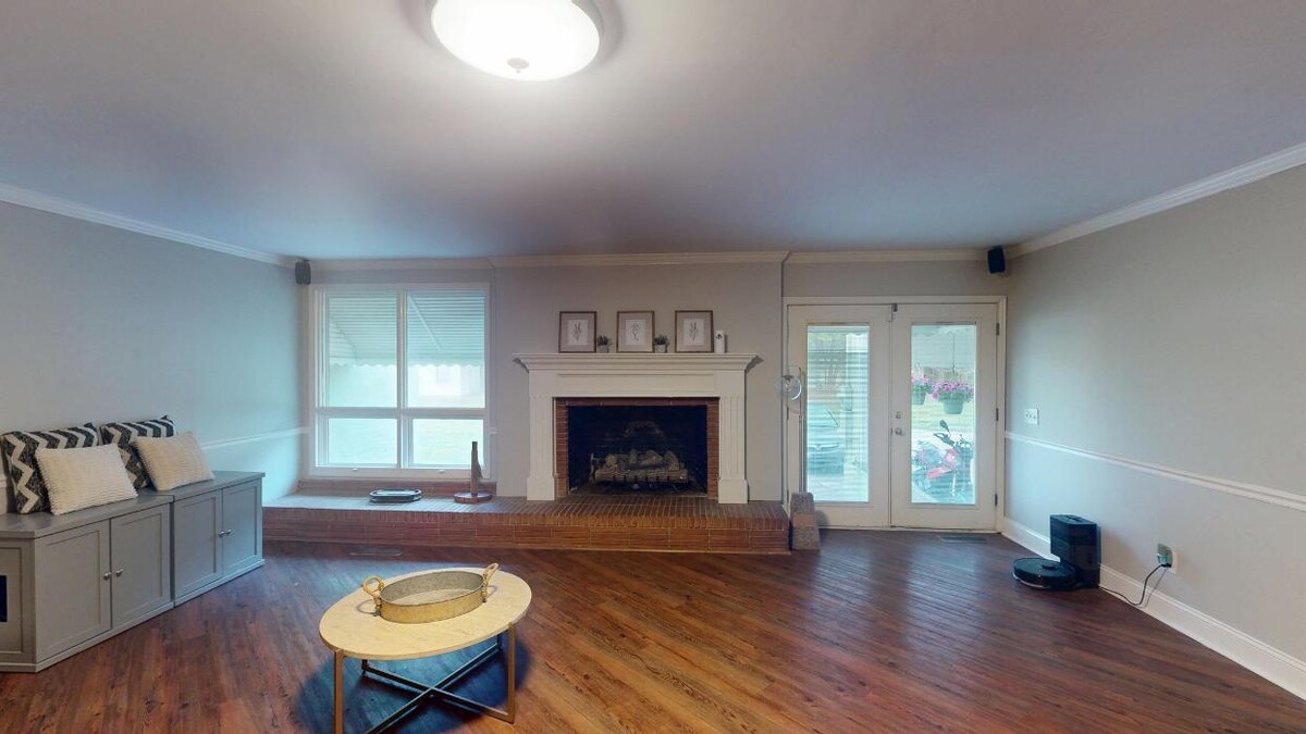 Images Coldwell Banker Deborah Gandy