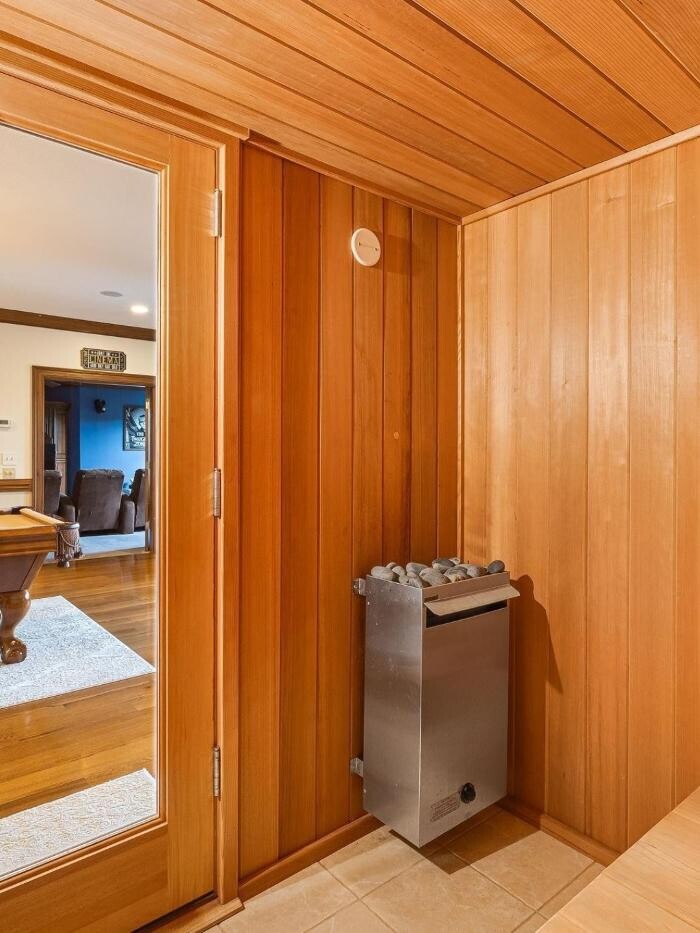 Images Century 21 Delia Realty Group