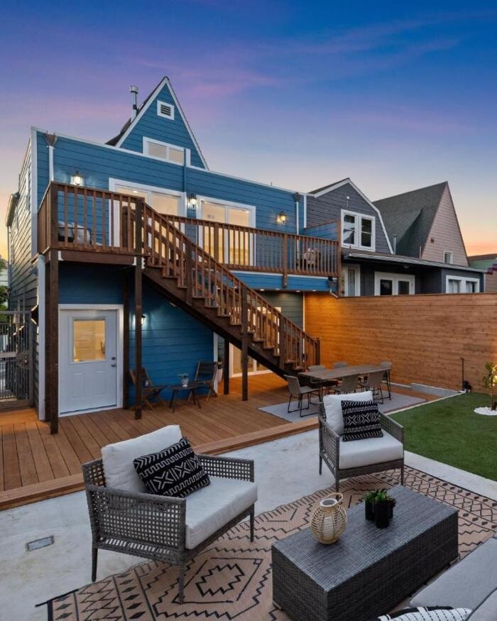 Images Century 21 Delia Realty Group