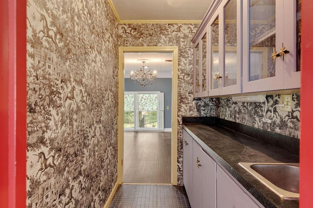 Images Century 21 Delia Realty Group