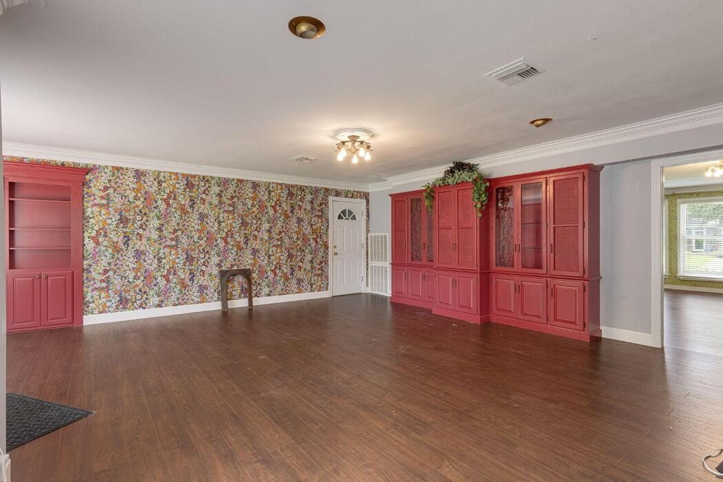 Images Century 21 Delia Realty Group