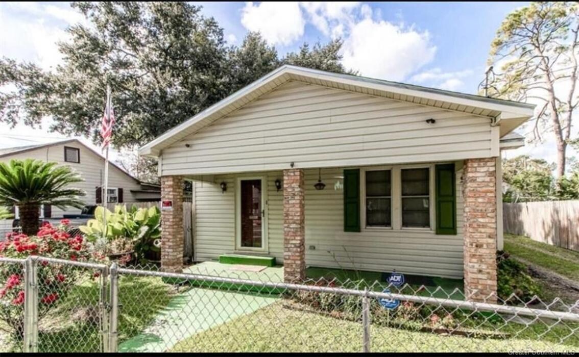 Images Century 21 Delia Realty Group