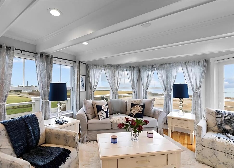Images Century 21 Delia Realty Group