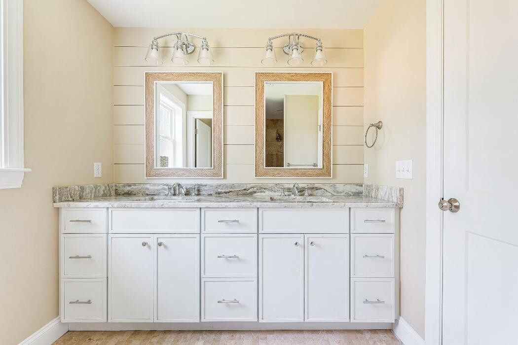 Images Champion Builders, Inc.
