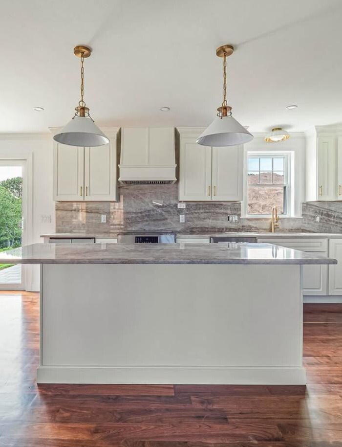 Images Champion Builders, Inc.