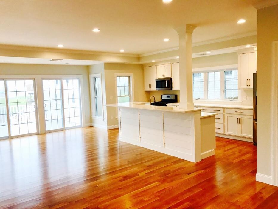 Images Champion Builders, Inc.