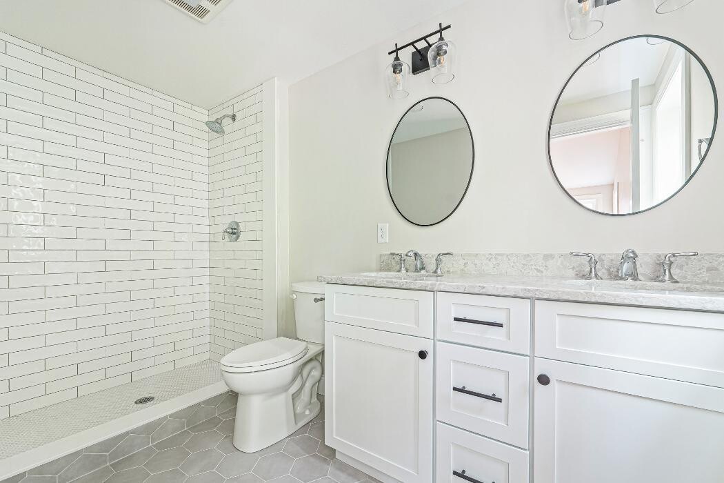 Images Champion Builders, Inc.